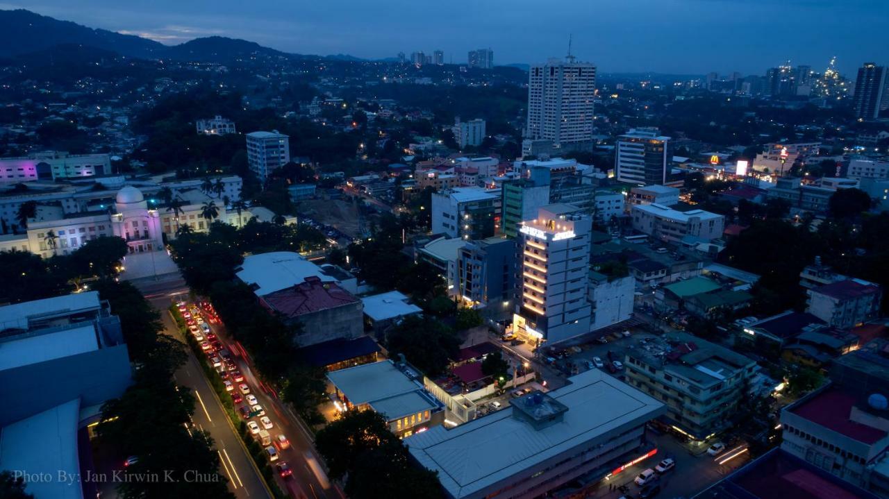 Griffin Hotel And Suites Cebu Eksteriør bilde